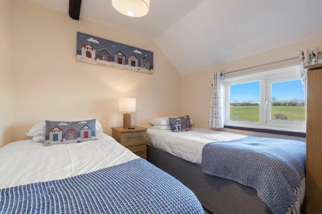 Meadowsweet Cottage Jacuzzi Edition Saundersfoot Exterior photo